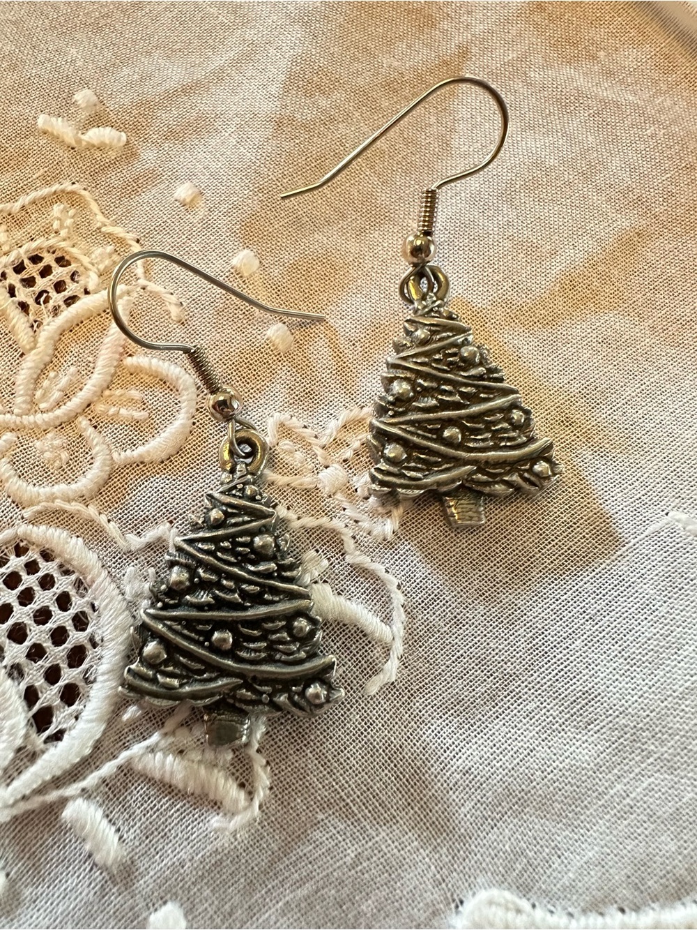 Vintage 1980 Danforth Pewter Christmas Tree Earrings Vermont